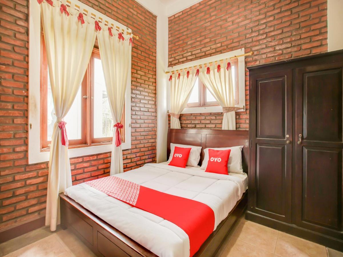 Oyo 3896 Villa Pesona Wisata Puncak Cianjur Exteriör bild