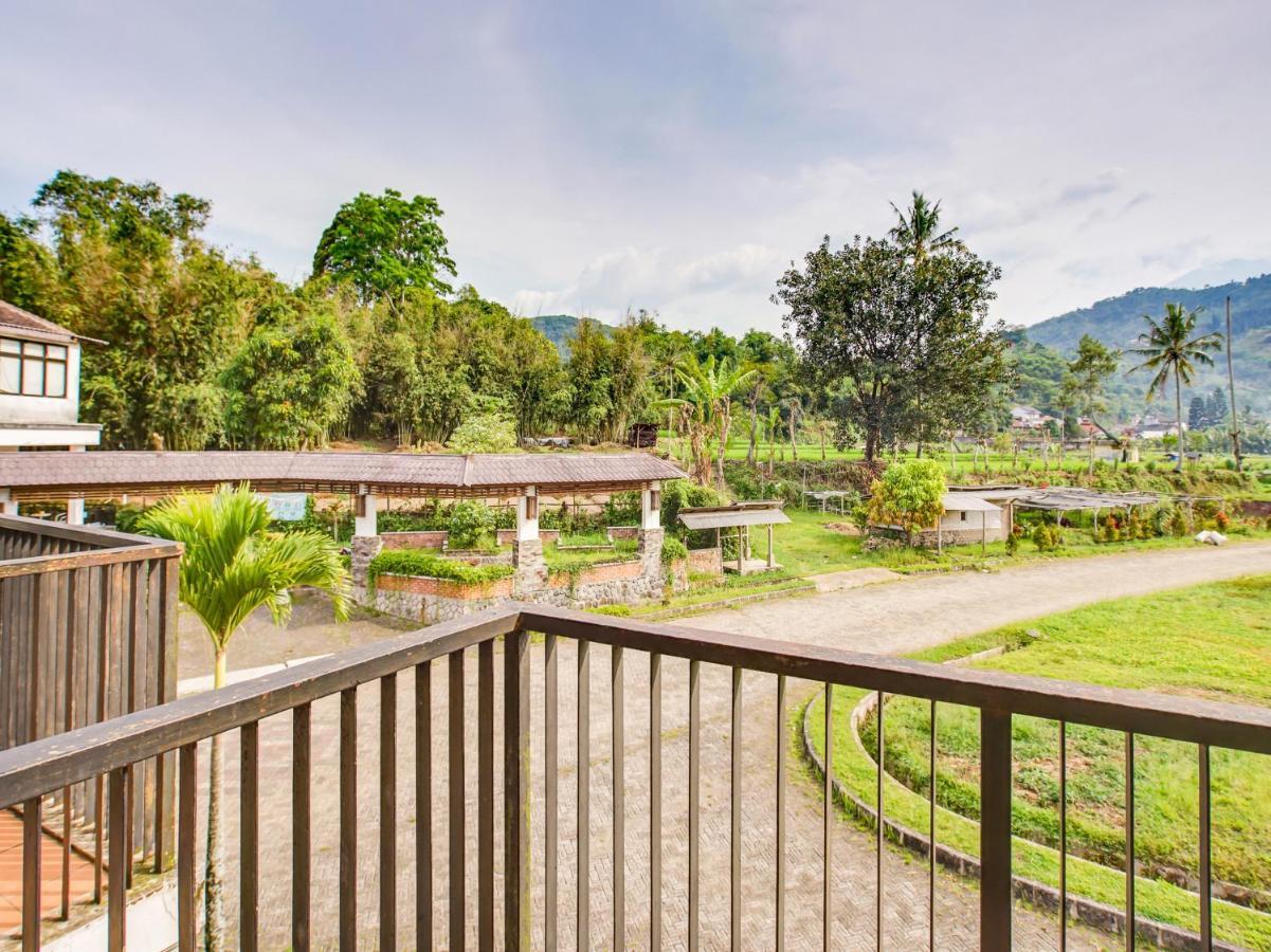 Oyo 3896 Villa Pesona Wisata Puncak Cianjur Exteriör bild