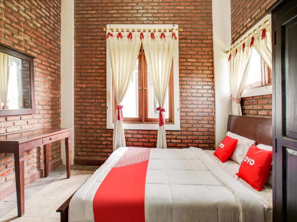 Oyo 3896 Villa Pesona Wisata Puncak Cianjur Exteriör bild