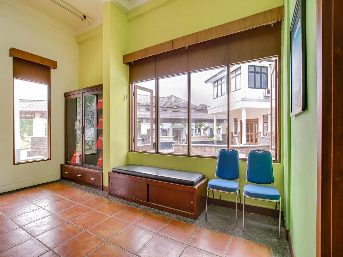 Oyo 3896 Villa Pesona Wisata Puncak Cianjur Exteriör bild